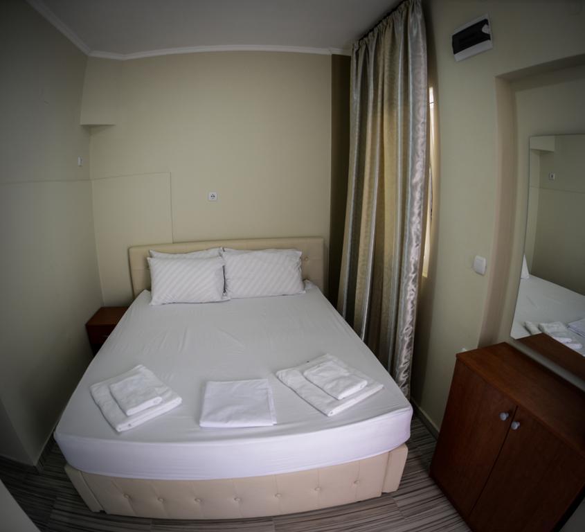 Crown Hotel Nea Skioni Quarto foto