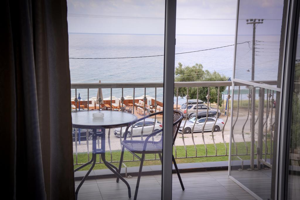 Crown Hotel Nea Skioni Quarto foto