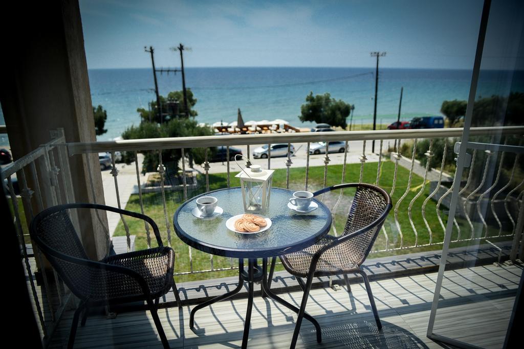 Crown Hotel Nea Skioni Quarto foto
