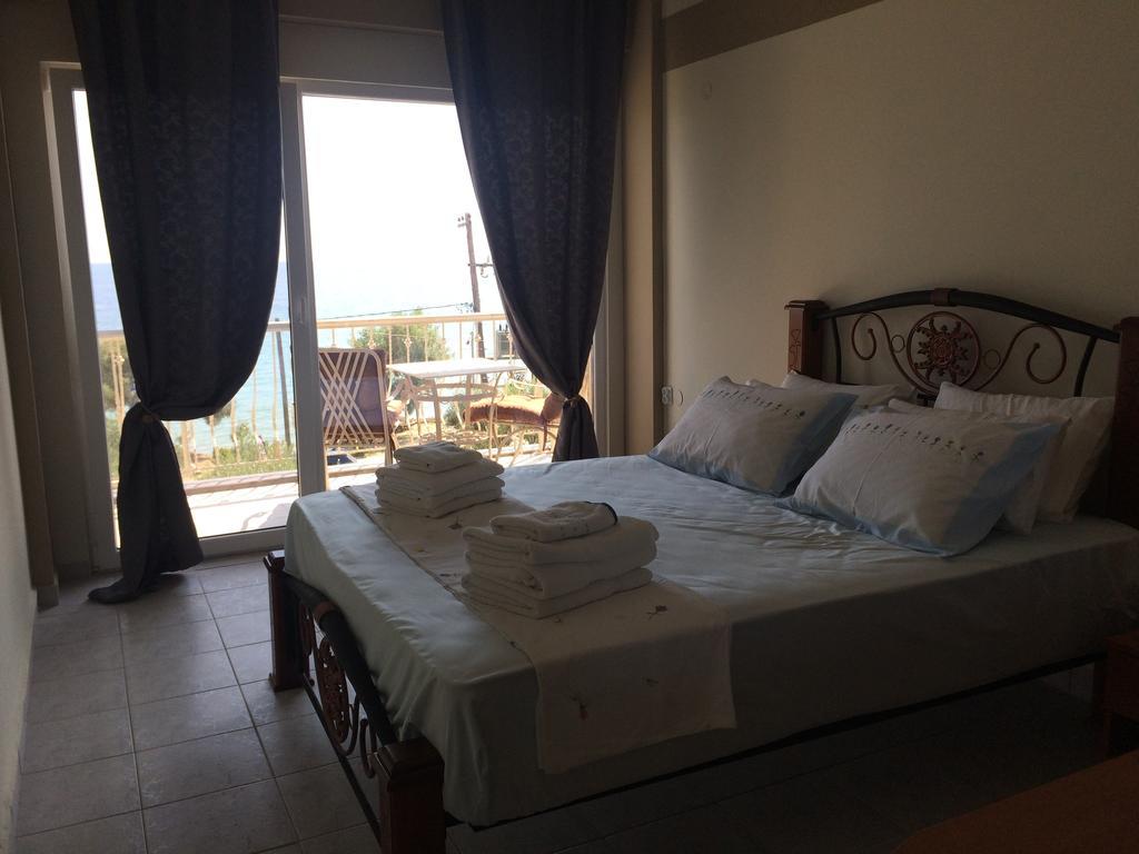 Crown Hotel Nea Skioni Quarto foto